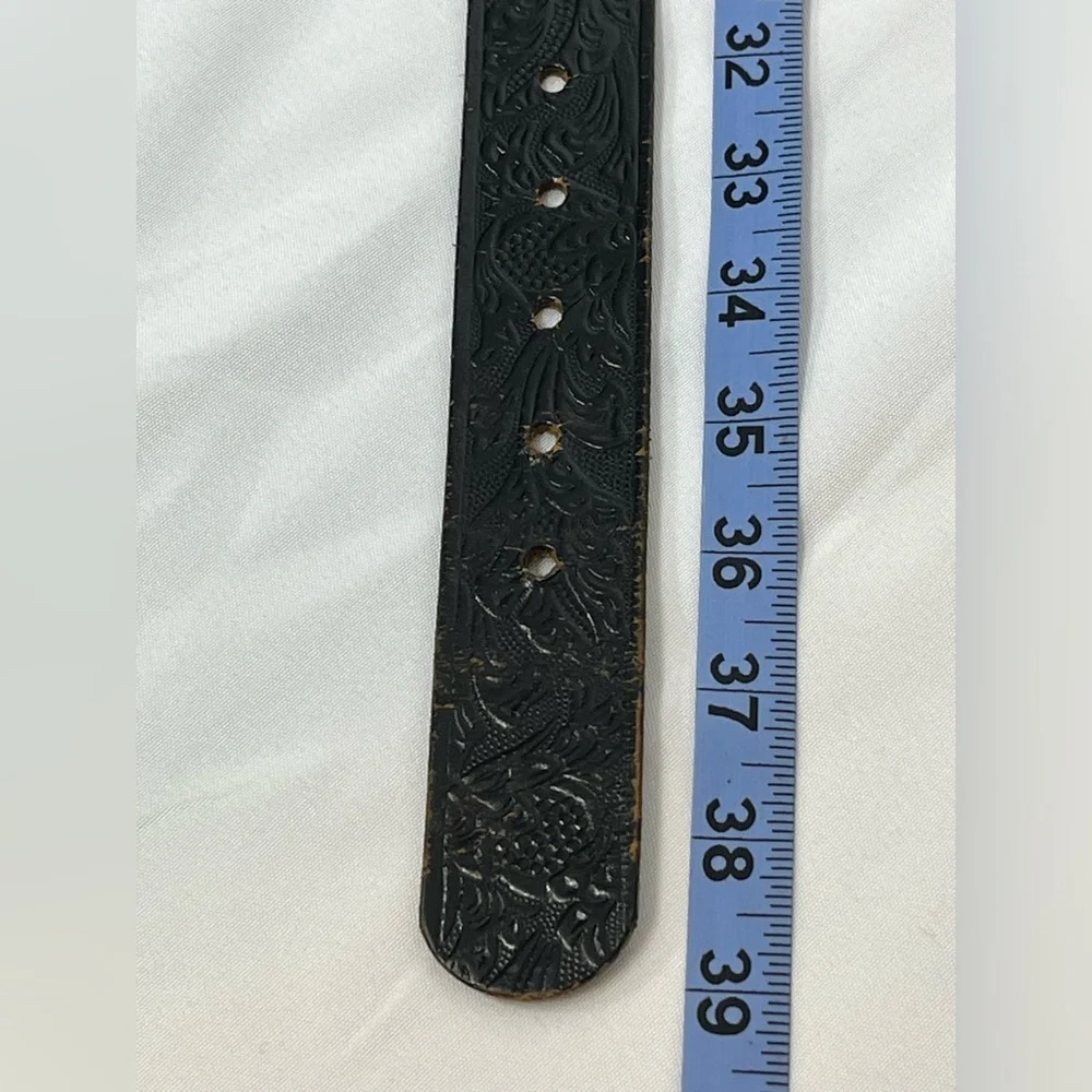 Leaping Buck & Doe Belt 32 Tooled Leather USA Vintage 80s